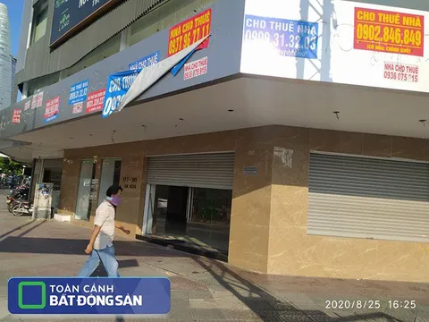 Mặt bằng bán lẻ hết thời ‘một mình một giá’