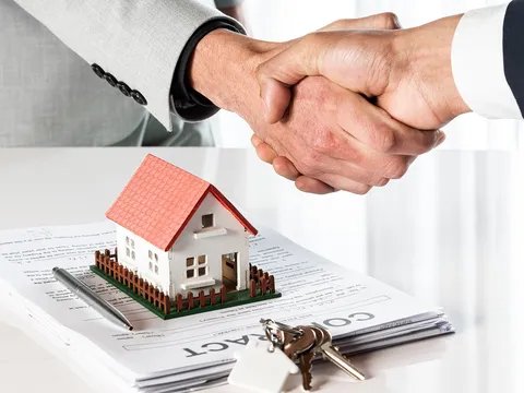 Những loại thuế, phí phải đóng khi mua bán nhà đất