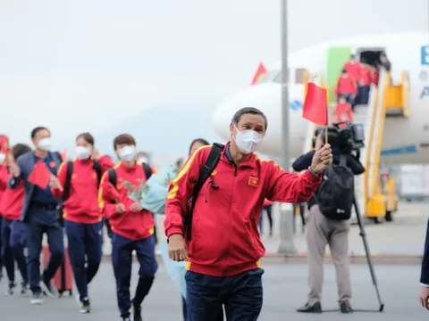 HLV Mai Đức Chung: 'Lúc này tôi muốn về nhà, ôm bà xã một cái ...'