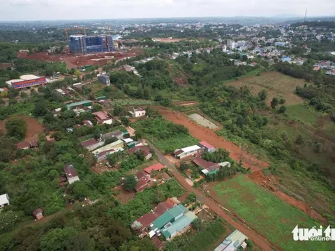 Thu hồi đất dân không đền bù, còn nhùng nhằng hủy dự án treo