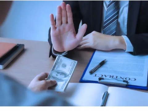 Kiểm điểm trách nhiệm tập thể, cá nhân liên quan vụ cán bộ địa chính nhận hối lộ