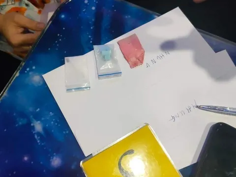 Đột kích karaoke 6 Hòn ở Hóc Môn, nhiều Nam nữ phê ma túy